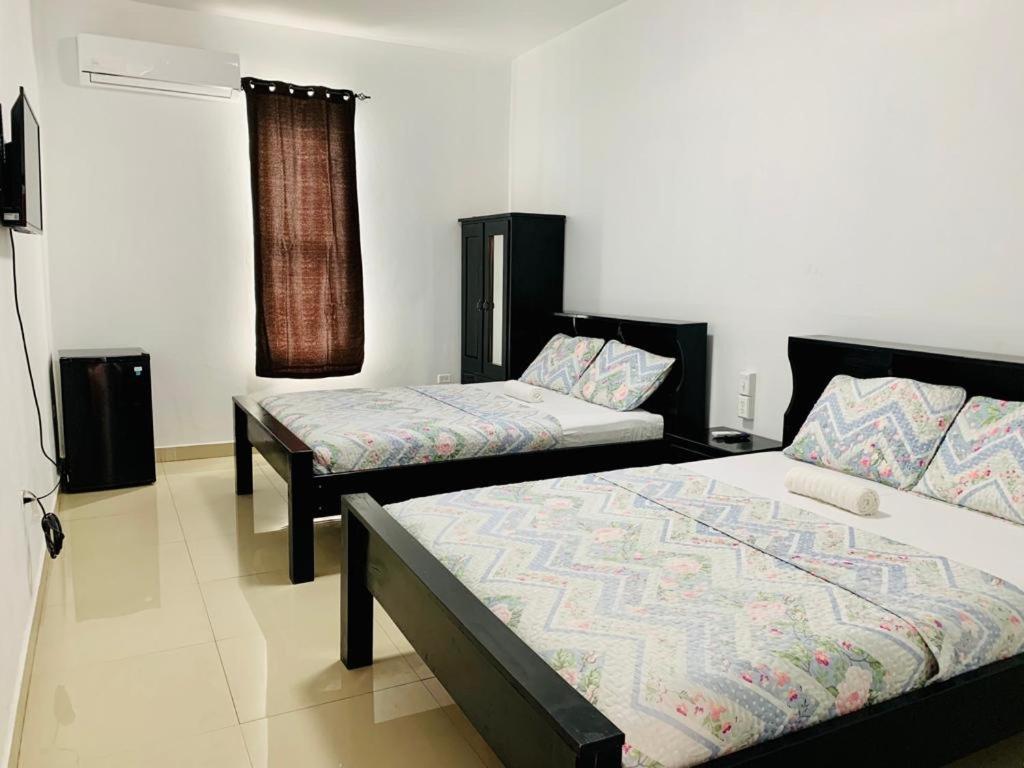 Coastal Bay Suite & Golf Cart Rental San Pedro  Eksteriør billede